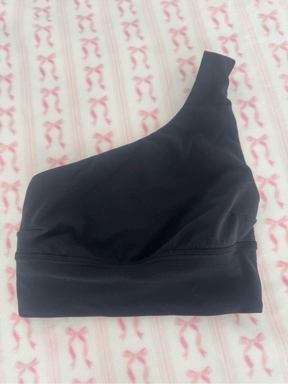 lululemon athletica Asymmetrical One-Shoulder Sports Bra in Black